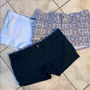 3 Paira of Volcom shorts